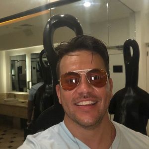 Meet your Posher, Julian